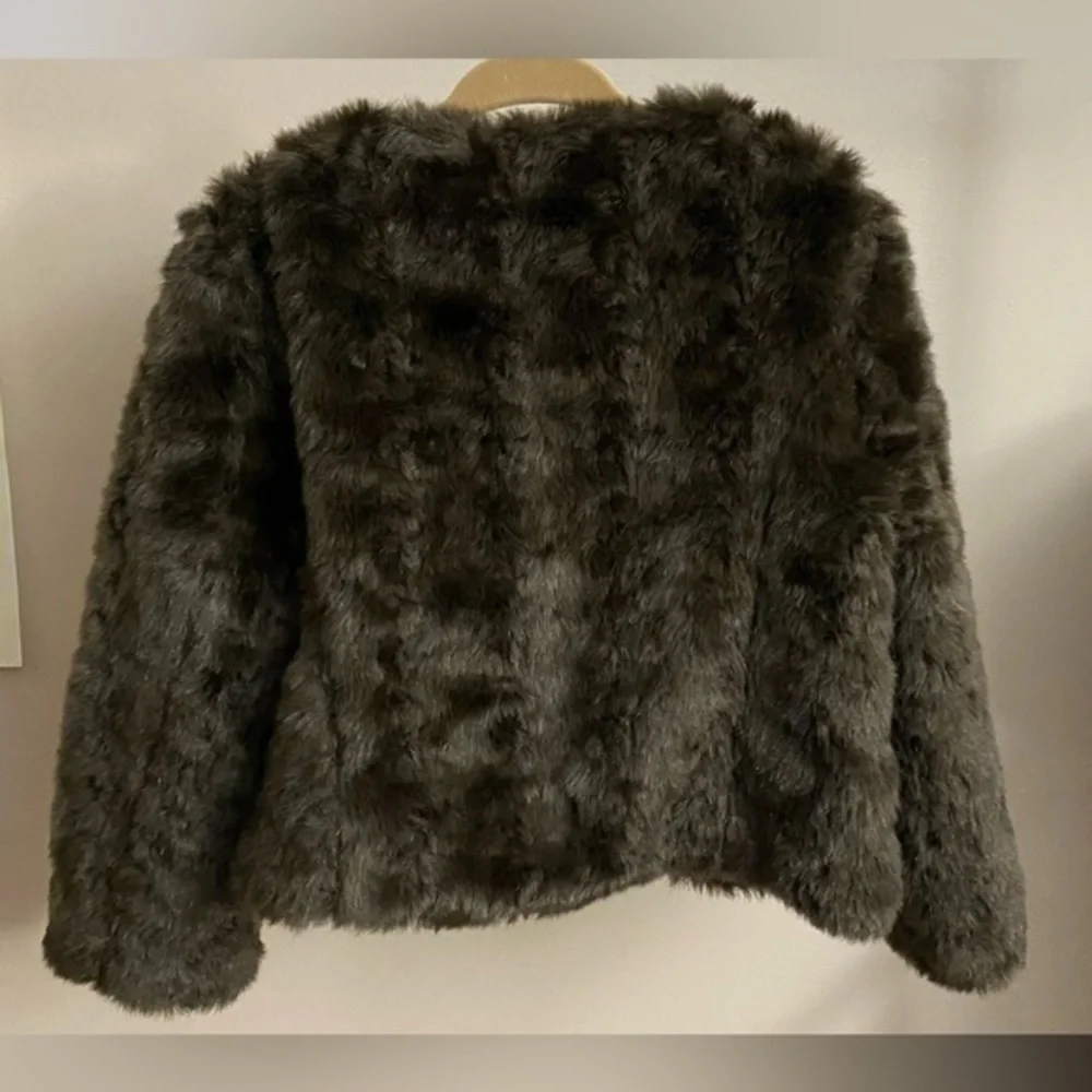 Uniqlo Girls Faux Fur Coat Size 3-4